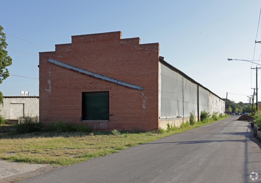 2425 Myrtle St, Dallas, TX for sale - Building Photo - Image 2 of 2