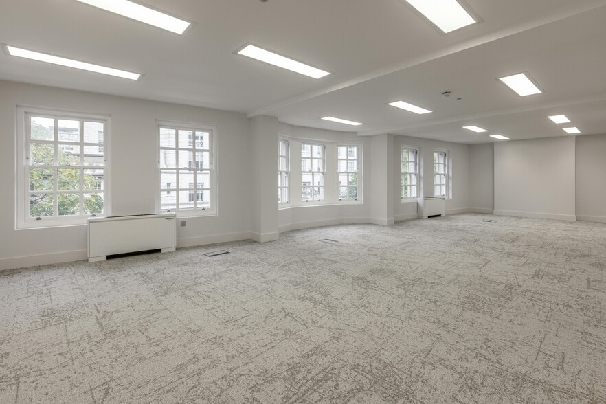 121 Kingsway, London for lease - Building Photo - Image 3 of 19