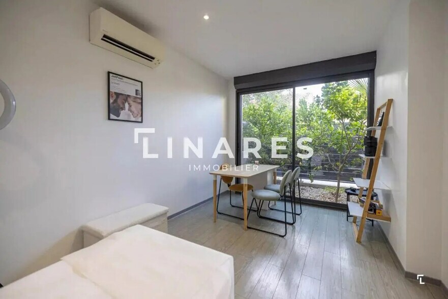 Office in Marseille for lease - Interior Photo - Image 3 of 5