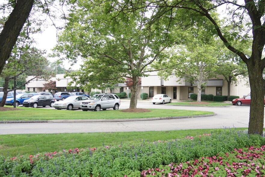33510 Schoolcraft Rd, Livonia, MI à vendre - Photo du bâtiment - Image 2 de 7