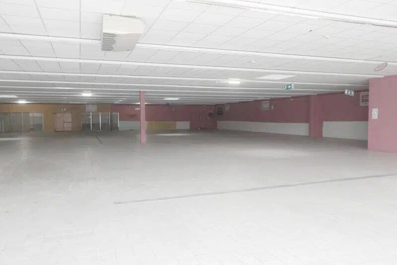 Commerce de détail dans LA NEUVILLETTE à louer - Photo intérieure - Image 2 de 8