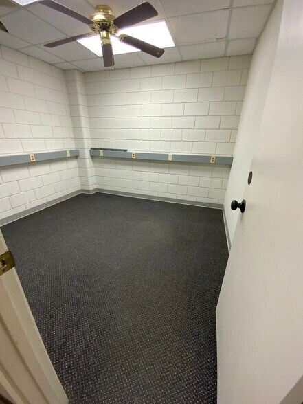 1214 S 31st St, Temple, TX à louer - Photo intérieure - Image 2 de 12