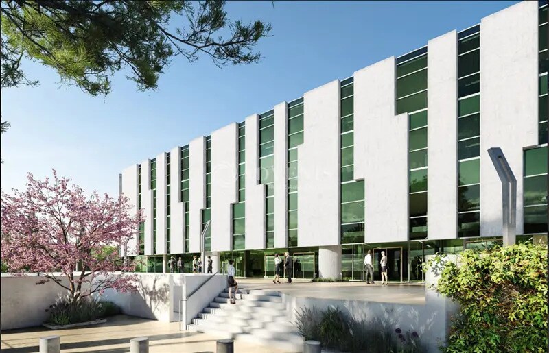 Flex in Mauguio for sale Primary Photo- Image 1 of 13