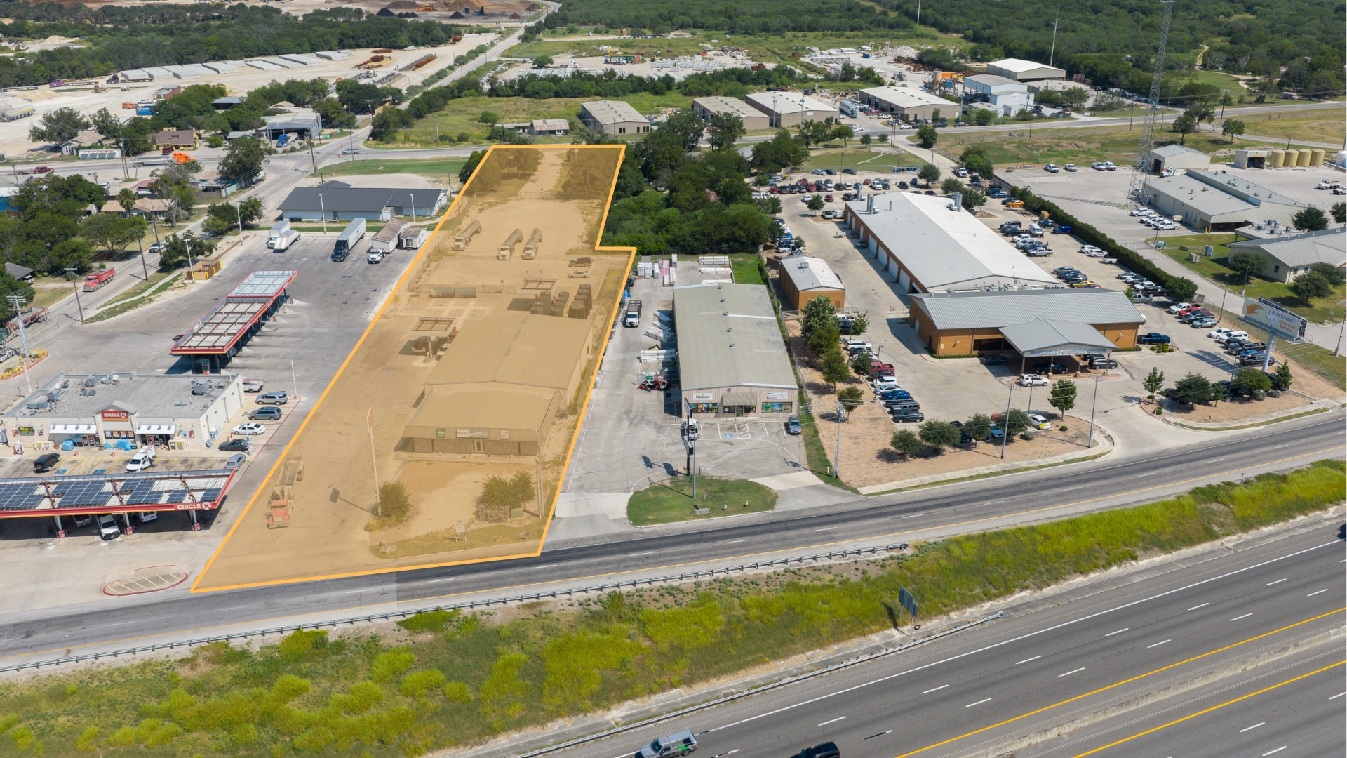 4320 S Interstate 35, New Braunfels, TX for lease Primary Photo- Image 1 of 7