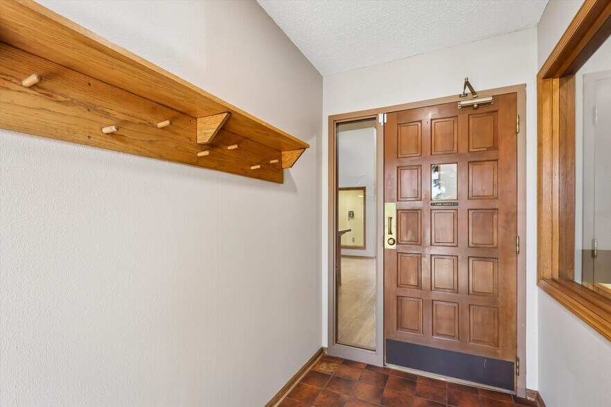 535 Main St, Ames, IA à louer - Photo intérieure - Image 2 de 38