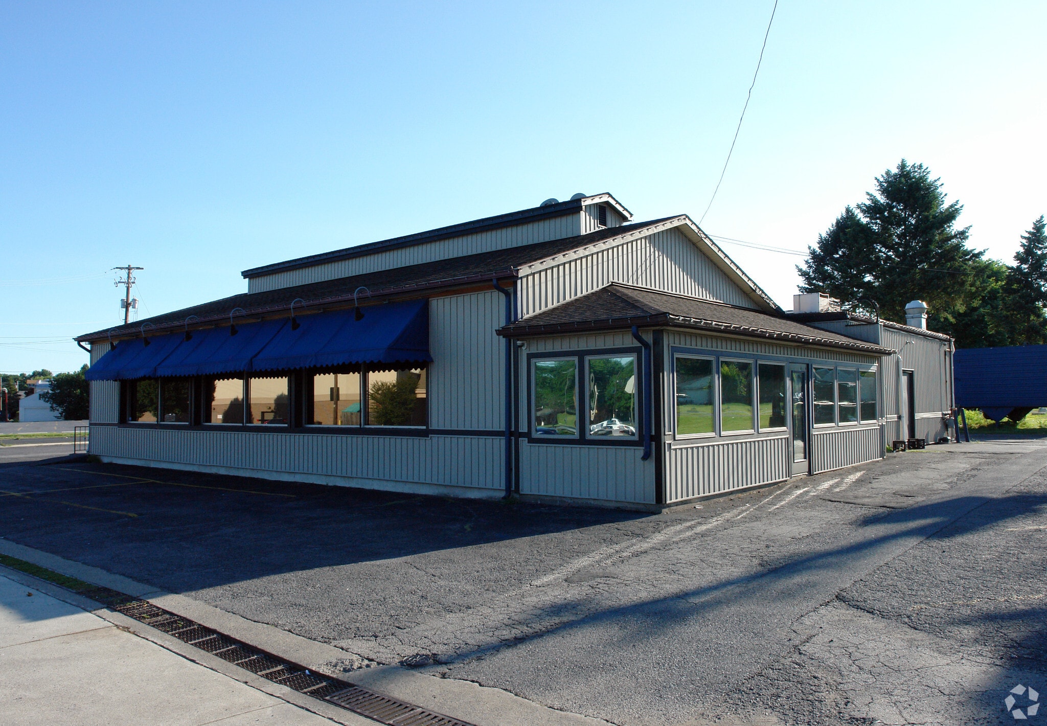 1869 S 4th St, Allentown, PA for sale Primary Photo- Image 1 of 5