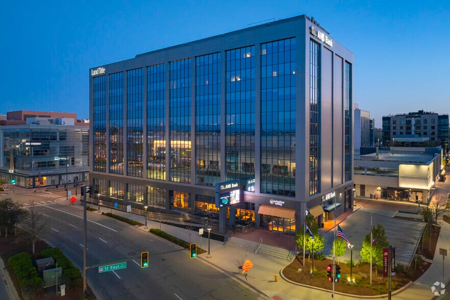 3033 E 1st Ave, Denver, CO à louer - Photo du bâtiment - Image 2 de 6