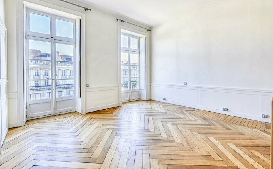 18 Rue Marbeuf, Paris for lease - Interior Photo - Image 2 of 7