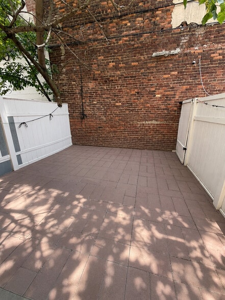232-236 N 12th St, Brooklyn, NY for lease - Building Photo - Image 3 of 4