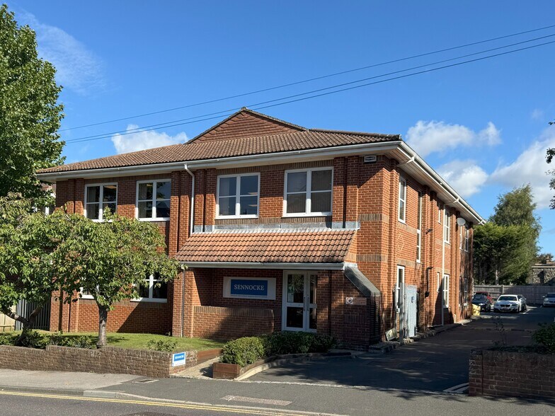 6 Pembroke Rd, Sevenoaks à louer - Photo du bâtiment - Image 2 de 4