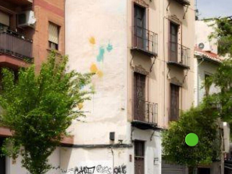Immeuble residentiel dans Granada, Granada à vendre - Photo du bâtiment - Image 1 de 27