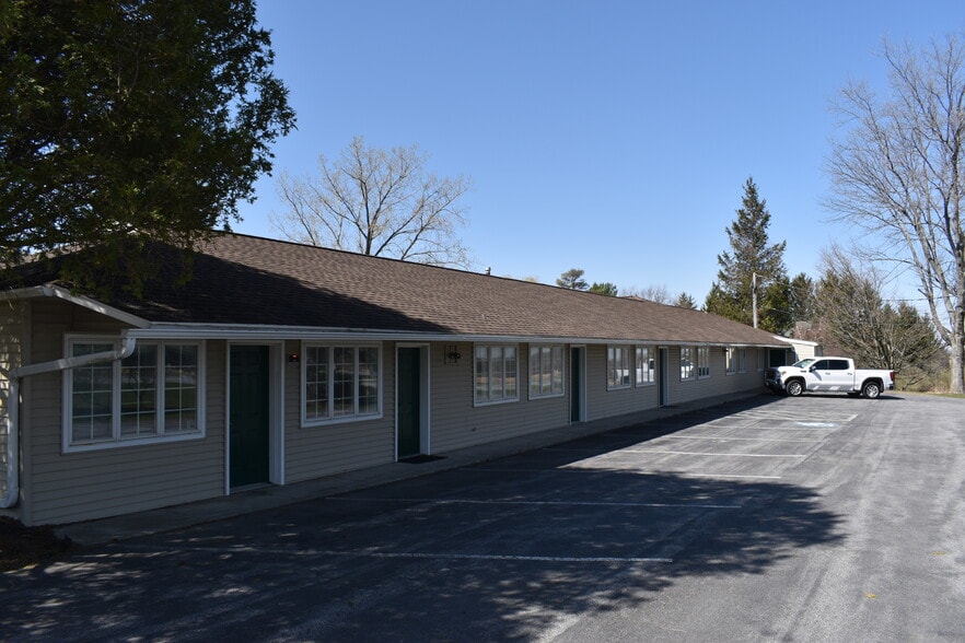 2662 E US Route 20 East, Cazenovia, NY à vendre - Photo du bâtiment - Image 3 de 6