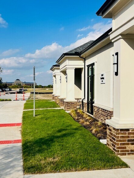 3801 N Central Expy, McKinney, TX à vendre - Photo du bâtiment - Image 3 de 25
