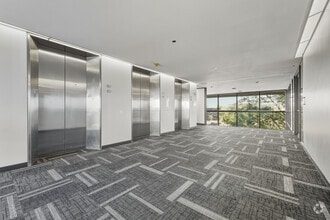 3200 Wilcrest Dr, Houston, TX for lease Interior Photo- Image 1 of 3