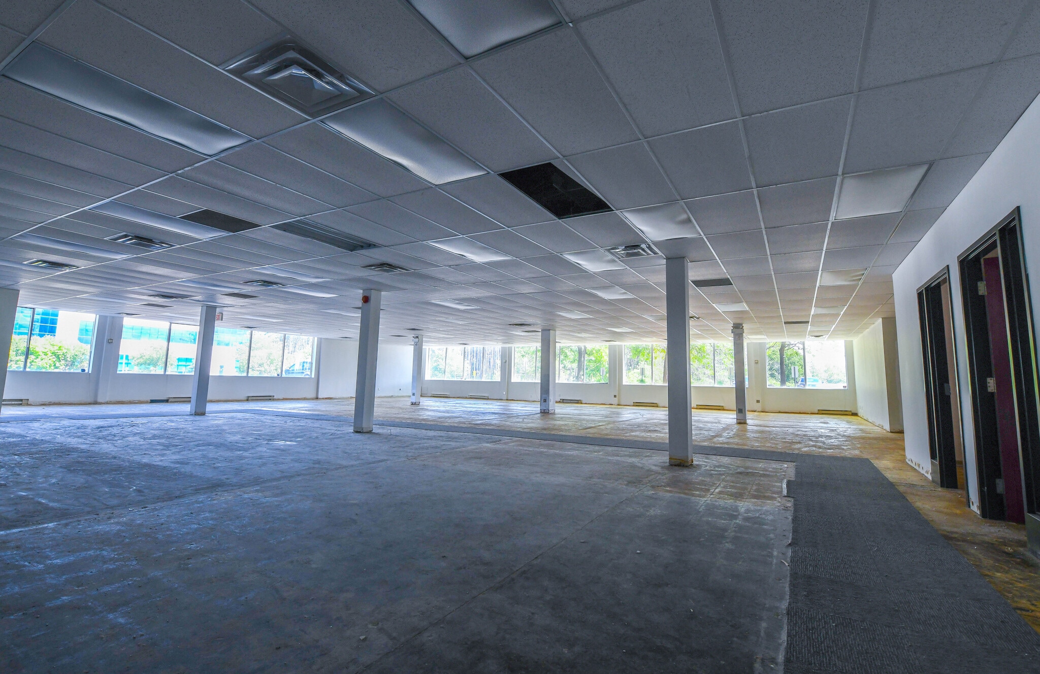 380 Hunt Club Rd, Ottawa, ON for sale Interior Photo- Image 1 of 4