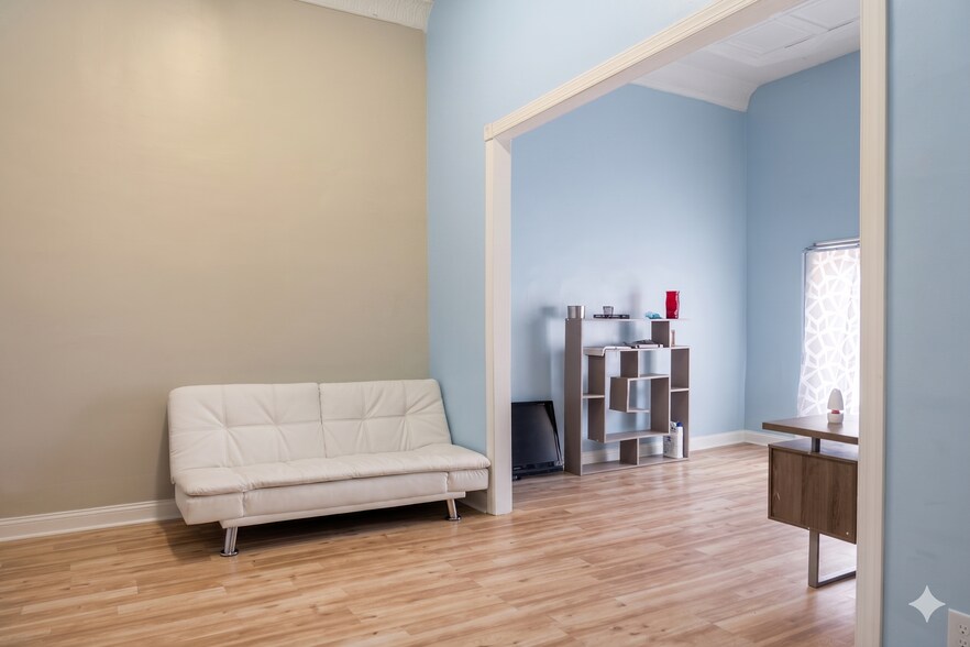 217 S Williams St, Henderson, NC à vendre - Photo du bâtiment - Image 3 de 4