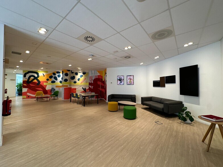 Commerce de détail dans Zaragoza, Zaragoza à louer - Photo intérieure - Image 2 de 39