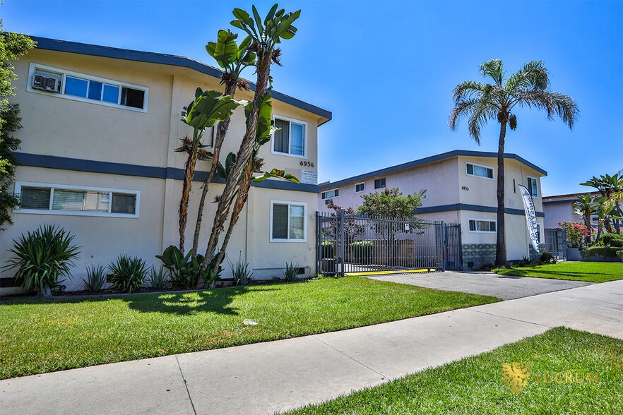 6944-6954 Coldwater Canyon Ave, North Hollywood, CA for sale - Building Photo - Image 3 of 30