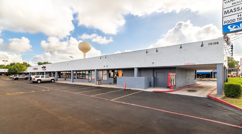 25192 Interstate 45, Spring, TX à louer - Photo du bâtiment - Image 3 de 5