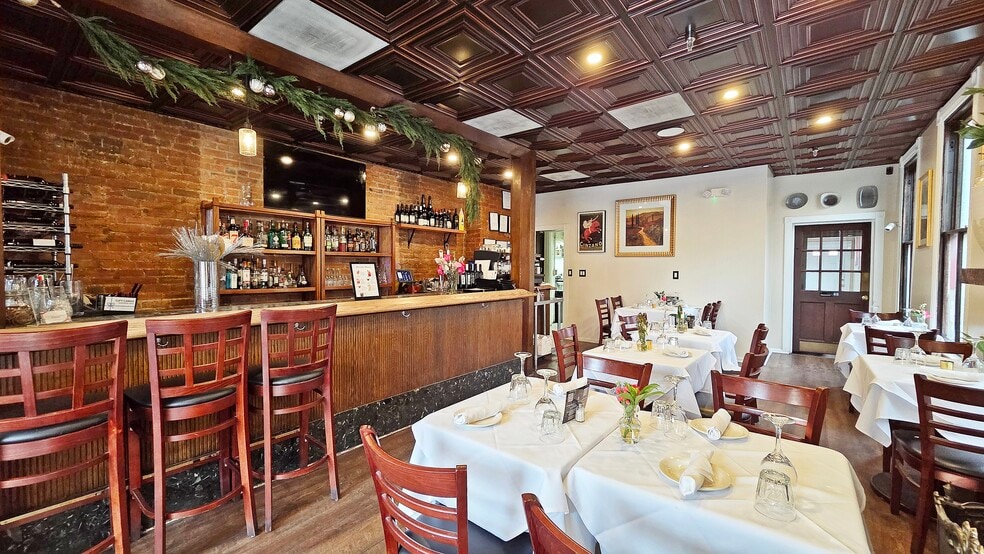 305 S Washington St, Alexandria, VA for lease - Building Photo - Image 2 of 16