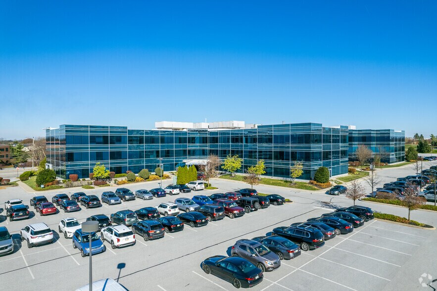 656-676 E Swedesford Rd, Wayne, PA à louer - Photo du bâtiment - Image 3 de 6