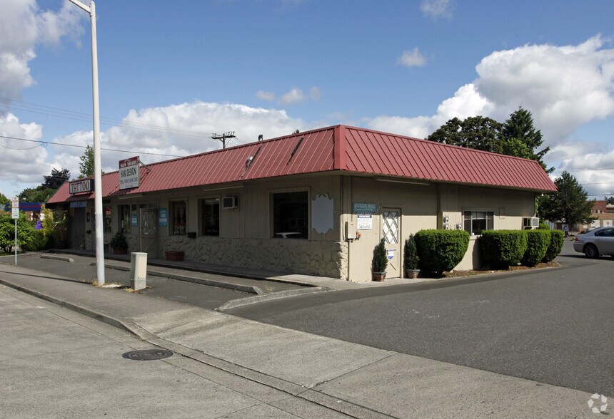 11 NE 10th Dr, Gresham, OR à louer - Photo du bâtiment - Image 3 de 4