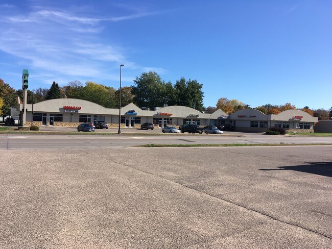 Plus de détails pour 1320 Broadway St N, Menomonie, WI - Bureau/Commerce de détail, Commerce de détail à louer