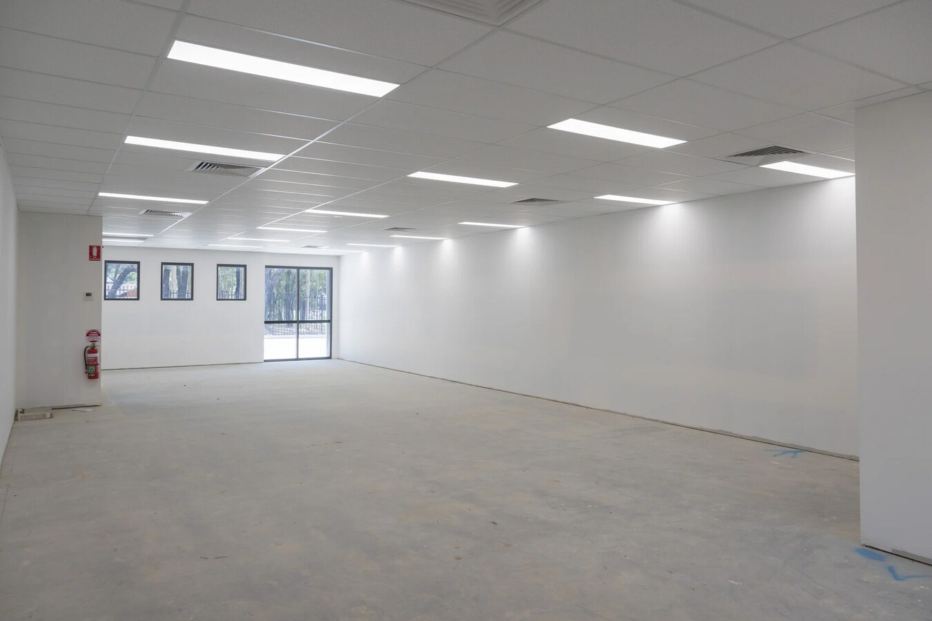 28 Mitchell Dr, East Maitland, NSW 2323 - Unité 3 -  - Photo intérieure - Image 1 of 5