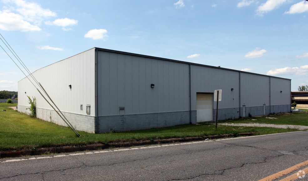 60791 Southgate Parkway, Byesville, OH à louer - Photo du bâtiment - Image 2 de 2