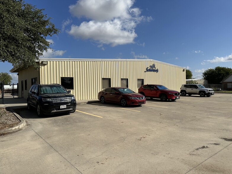 14365 Interstate 10 E, Schertz, TX for lease - Primary Photo - Image 1 of 3