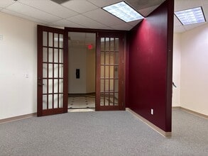 6302 W Broadway St, Pearland, TX for lease Building Photo- Image 1 of 6