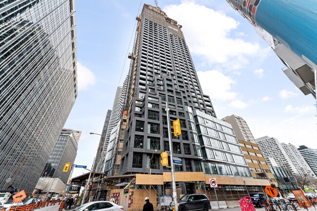 More details for 2161 Yonge St, Toronto, ON - Multifamily for Sale