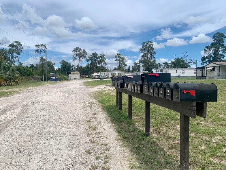 16916 Bachmann Ave, Hudson, FL à vendre - Photo du bâtiment - Image 2 de 10