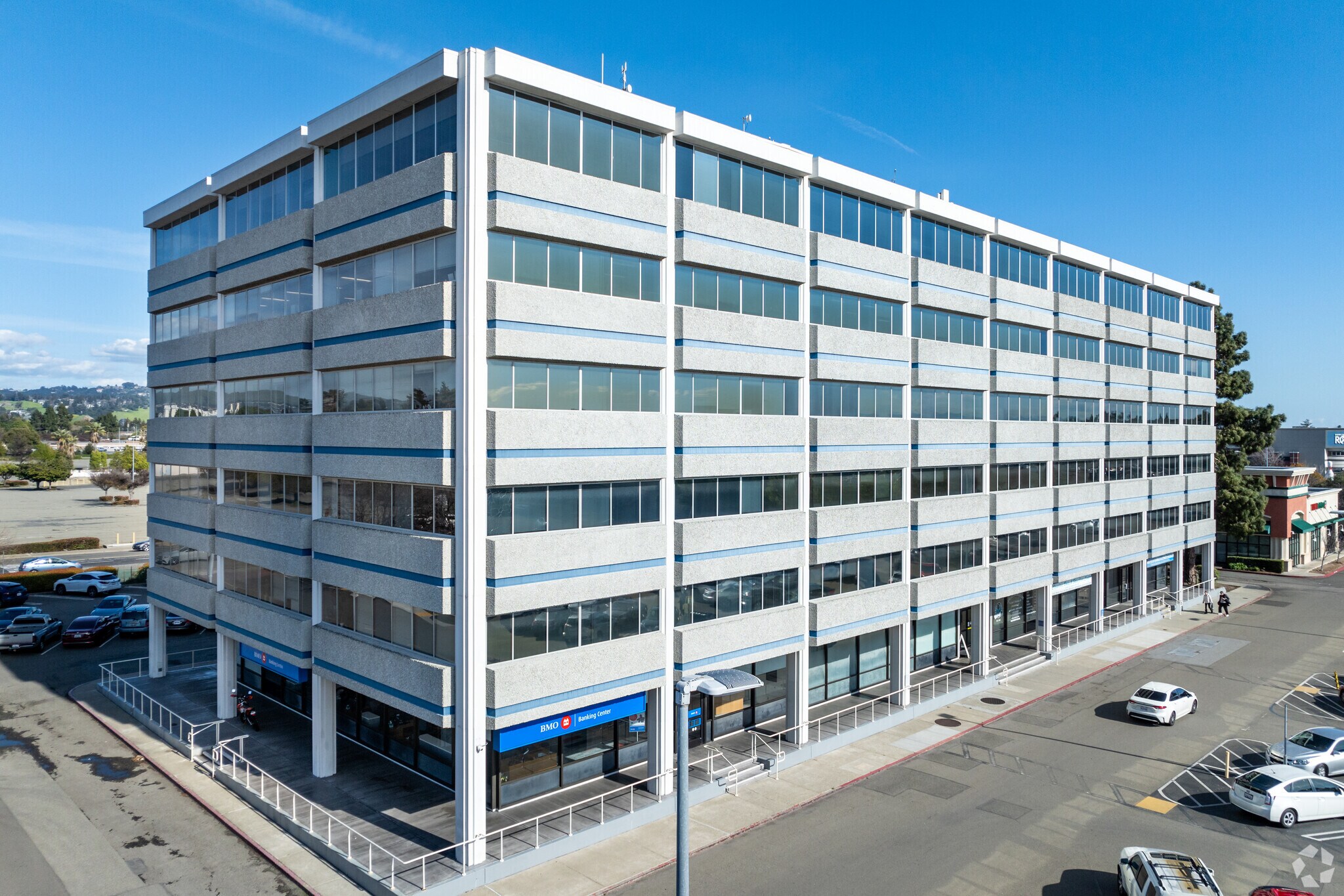 24301 Southland Dr, Hayward, CA à louer Photo principale- Image 1 de 8