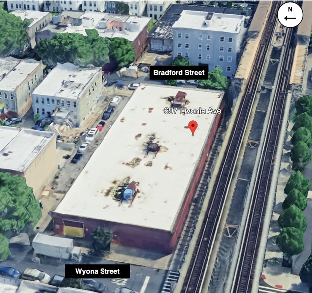 697 Wyona St, Brooklyn, NY for sale - Building Photo - Image 3 of 12