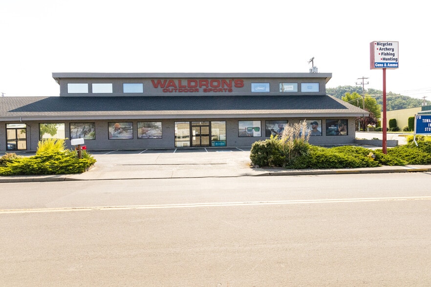 330 NE Garden Valley Blvd, Roseburg, OR for lease - Building Photo - Image 1 of 10