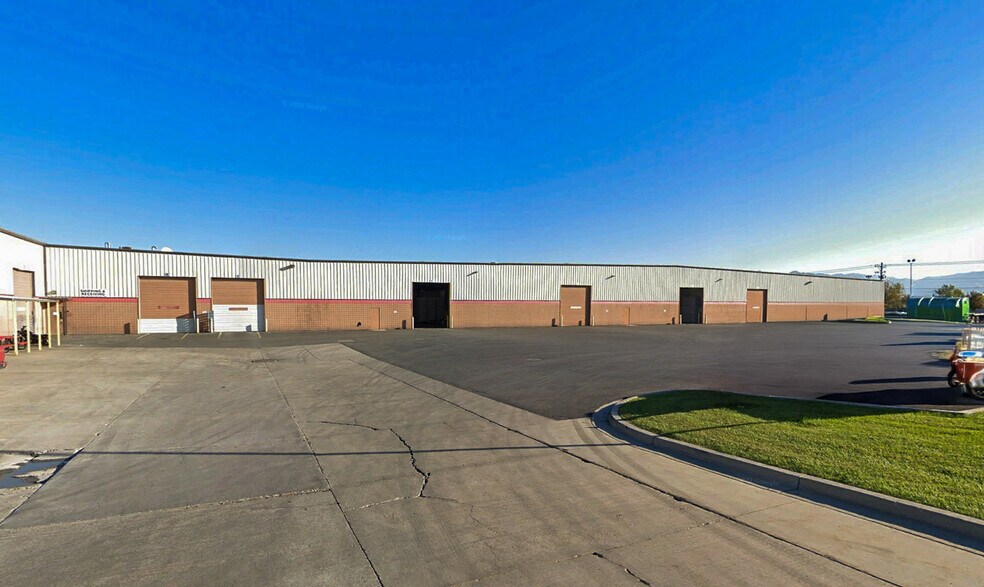 3790 W Great Lakes Dr, Salt Lake City, UT for lease - Building Photo - Image 3 of 8