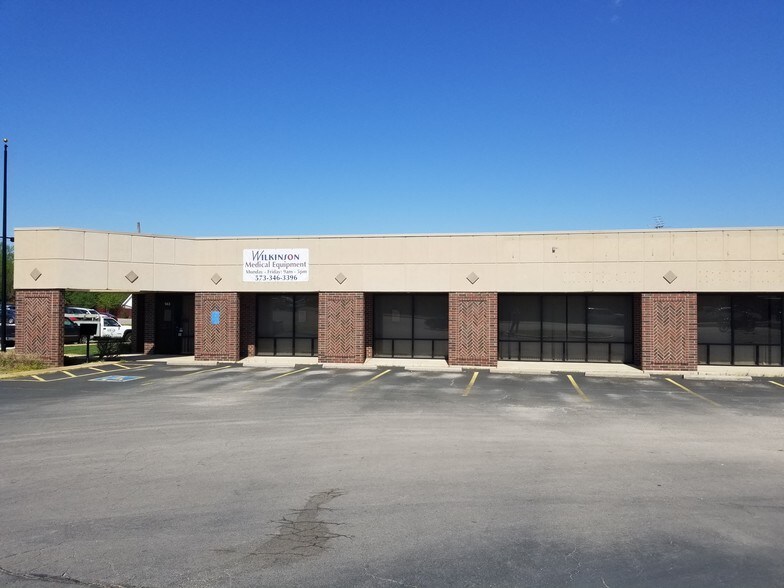 141 W Elm St, Lebanon, MO for lease - Building Photo - Image 2 of 14