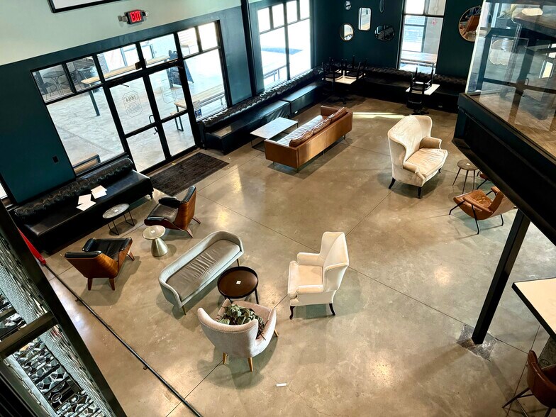 23 W 1st St, Edmond, OK à louer - Photo du bâtiment - Image 3 de 16