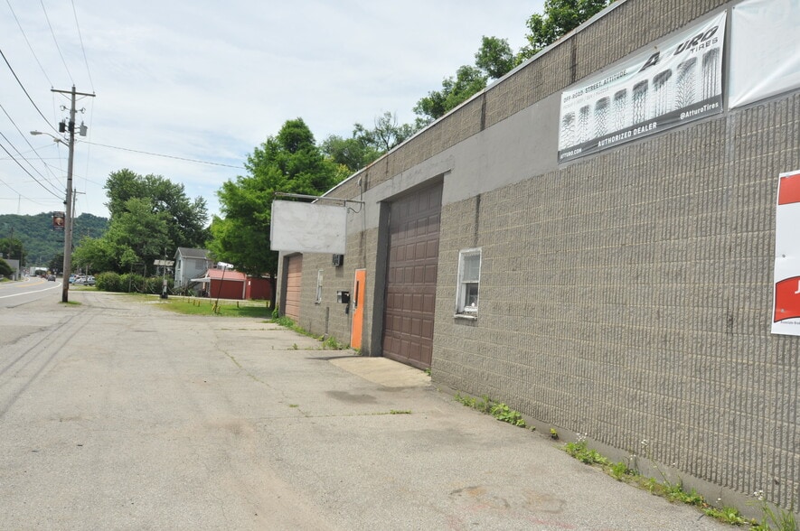 8131 Maccorkle Ave, Charleston, WV for sale - Building Photo - Image 1 of 14