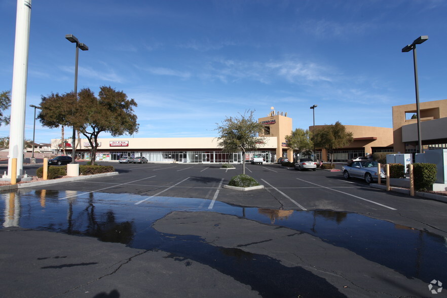 450-490 S Buffalo Dr, Las Vegas, NV for lease - Building Photo - Image 2 of 3