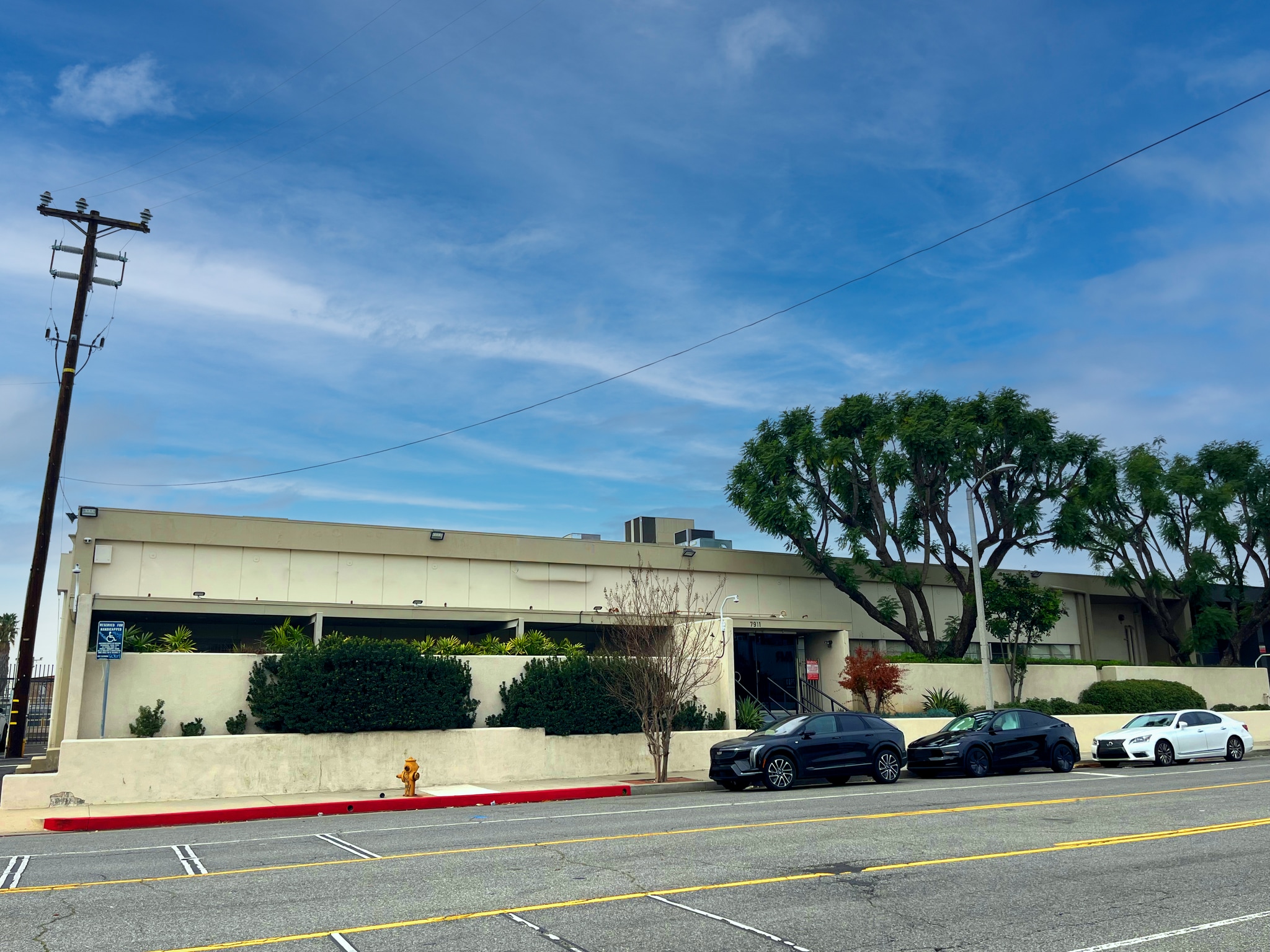 7911-7913 Haskell Ave, Van Nuys, CA for lease Building Photo- Image 1 of 1