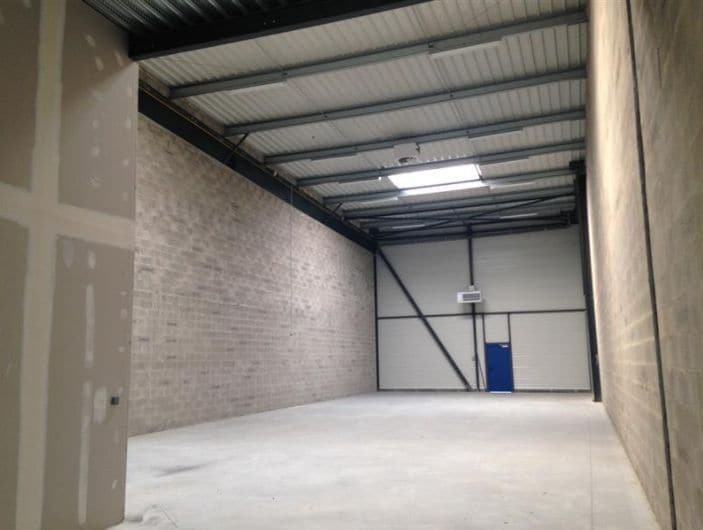 Industrial in Elancourt for lease Building Photo- Image 1 of 8