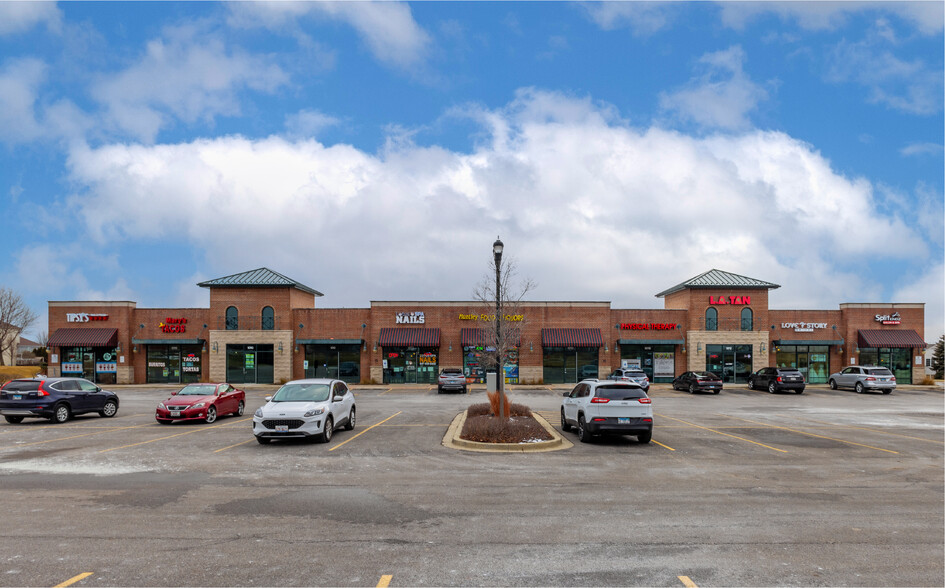 10703-10753 Dundee Rd, Huntley, IL for lease - Building Photo - Image 1 of 8