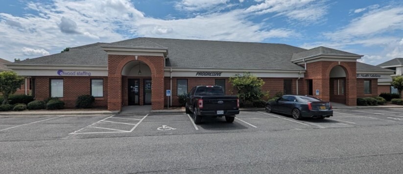 1058 Vista Park Dr, Forest, VA for lease Primary Photo- Image 1 of 8