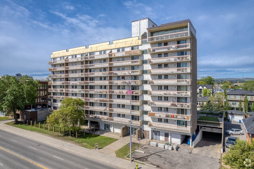 411 14th St NW, Calgary, AB à louer - Photo du bâtiment - Image 2 de 7