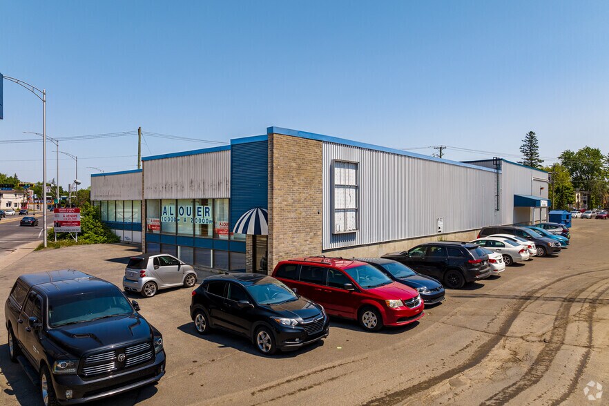 170-200 Arthur-Sauvé, St-Eustache, QC for sale - Primary Photo - Image 1 of 1