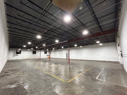 402 Aberdeen Rd, Hampton, VA for lease - Building Photo - Image 3 of 9