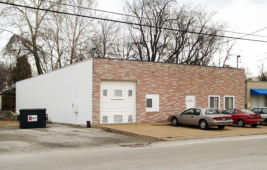 6138 Madison, Berkeley, MO à louer - Photo principale - Image 1 de 8