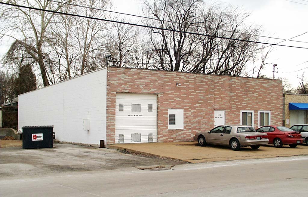 6138 Madison, Berkeley, MO à louer Photo principale- Image 1 de 9